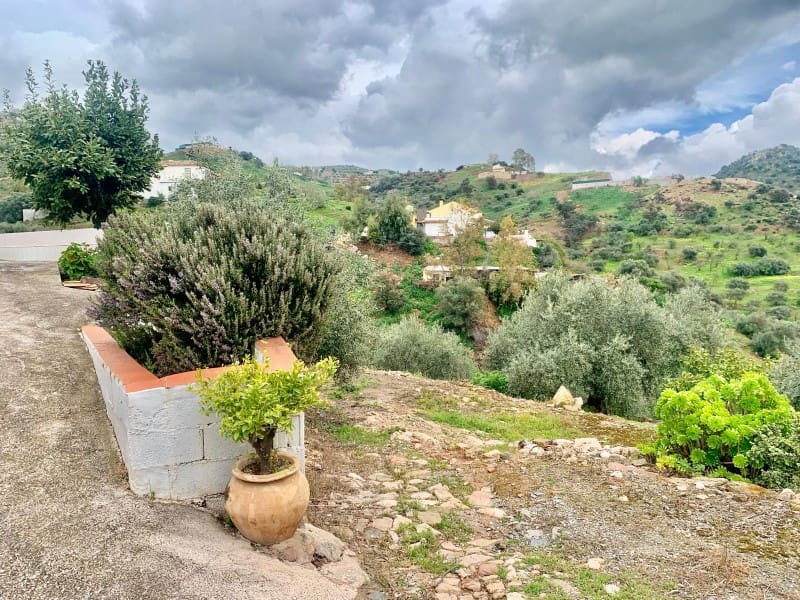 6 bedroom Finca/Country House for sale in Casabermeja with garage - € 320,000 (Ref: 9797020)