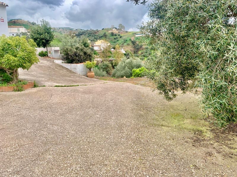 6 bedroom Finca/Country House for sale in Casabermeja with garage - € 320,000 (Ref: 9797020)