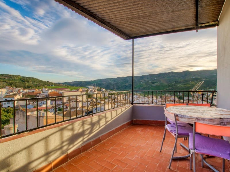 Casa de 3 habitaciones en Benamargosa en venta con garaje - 150.000 € (Ref: 9807842)