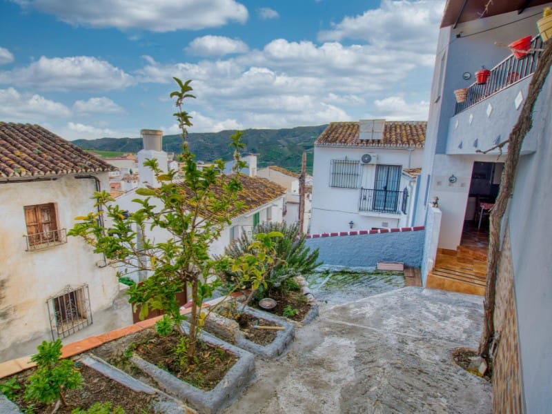 Casa de 3 habitaciones en Benamargosa en venta con garaje - 150.000 € (Ref: 9807842)