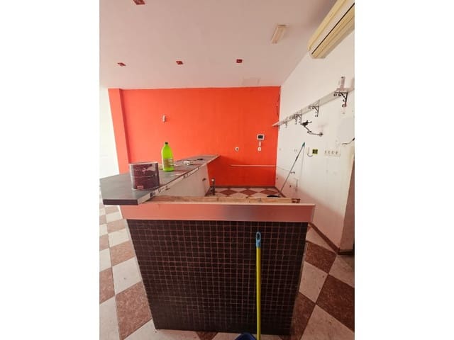 Local Commercial à vendre à Laguna Beach, Torrox - 200 000 € (Ref: 9822428)