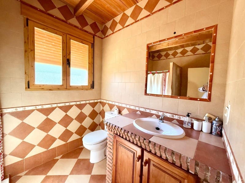 6 soveværelse Finca/Landehus til salg i Alhama de Granada med garage - € 250.000 (Ref: 9850974)