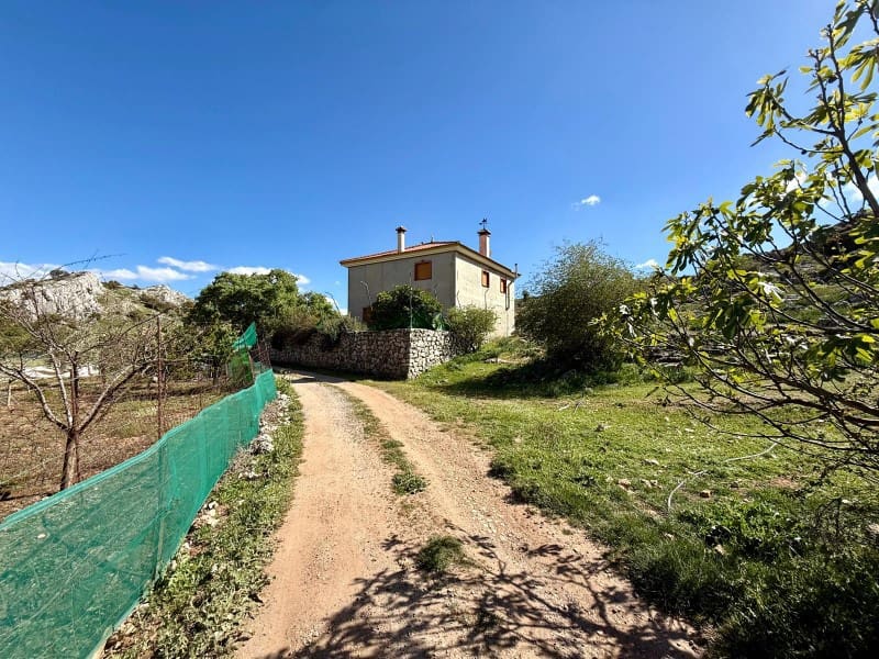 6 soveværelse Finca/Landehus til salg i Alhama de Granada med garage - € 250.000 (Ref: 9850974)