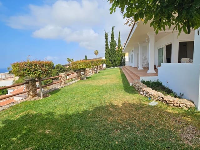 3 quarto Casa em Banda para venda em Urbanización Santa Rosa, Torrox com piscina garagem - 675 000 € (Ref: 9906842)