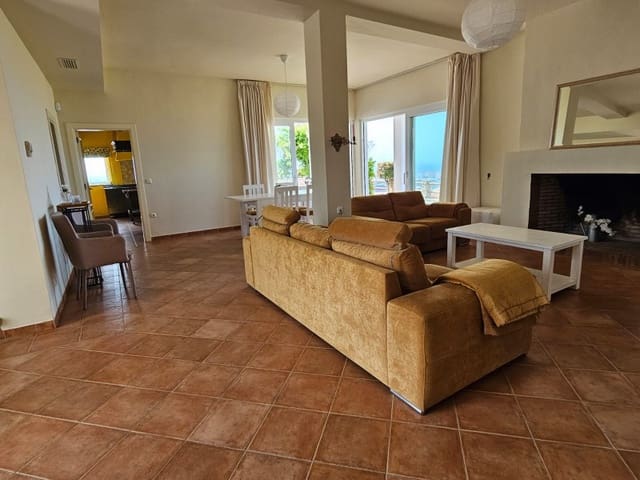 3 quarto Casa em Banda para venda em Urbanización Santa Rosa, Torrox com piscina garagem - 675 000 € (Ref: 9906842)