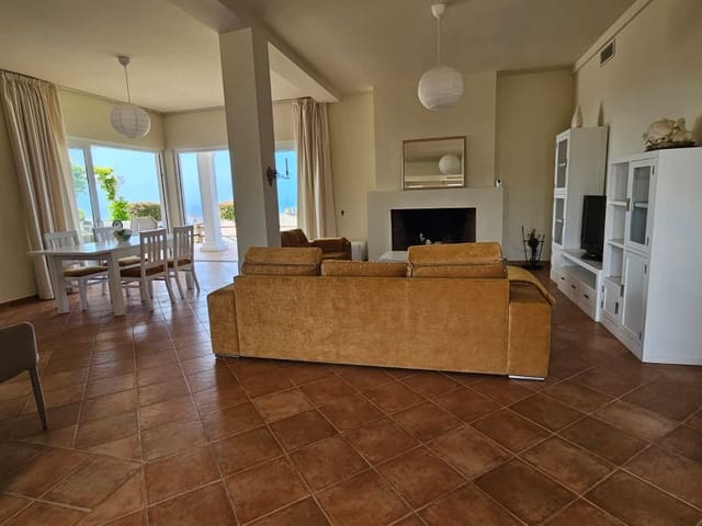 3 quarto Casa em Banda para venda em Urbanización Santa Rosa, Torrox com piscina garagem - 675 000 € (Ref: 9906842)