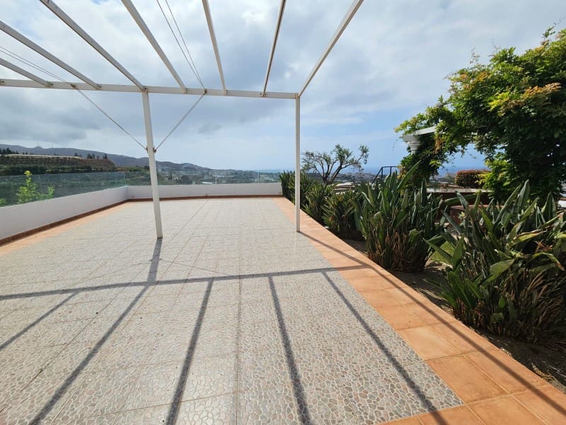 3 quarto Casa em Banda para venda em Torrox-Costa com piscina garagem - 675 000 € (Ref: 9906842)