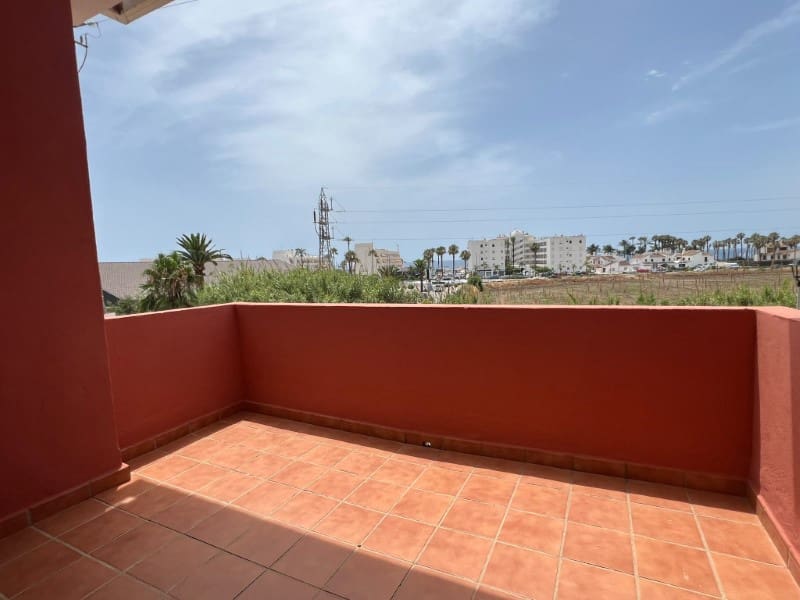 4 quarto Moradia para arrendar em Caleta de Velez com piscina - 1 600 € (Ref: 9915745)