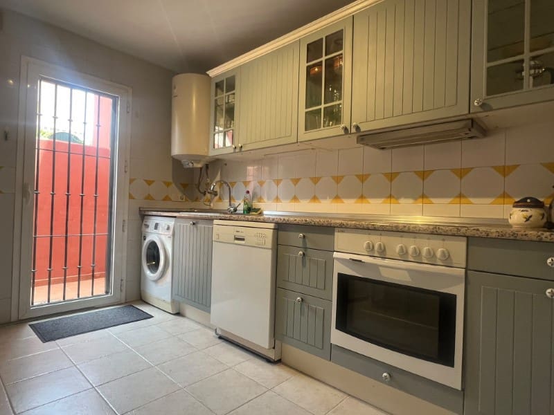 4 quarto Moradia para arrendar em Caleta de Velez com piscina - 1 600 € (Ref: 9915745)
