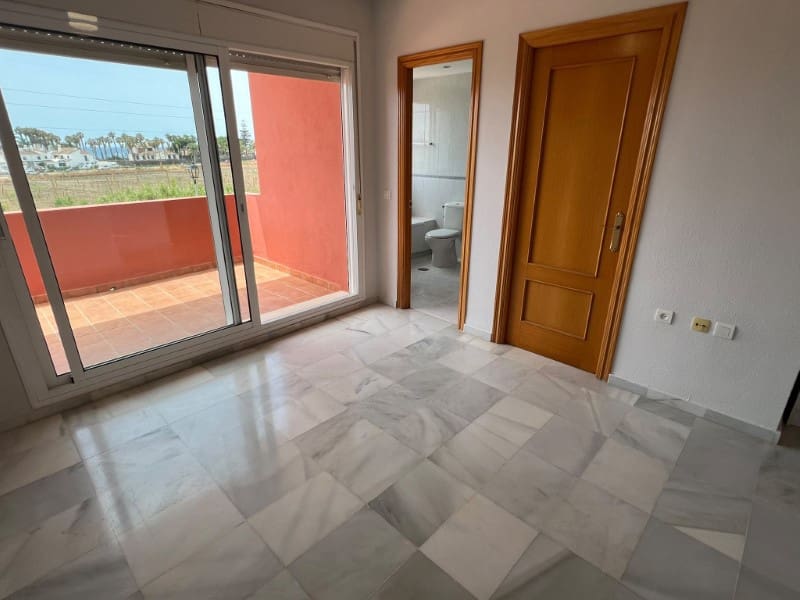 4 quarto Moradia para arrendar em Caleta de Velez com piscina - 1 600 € (Ref: 9915745)