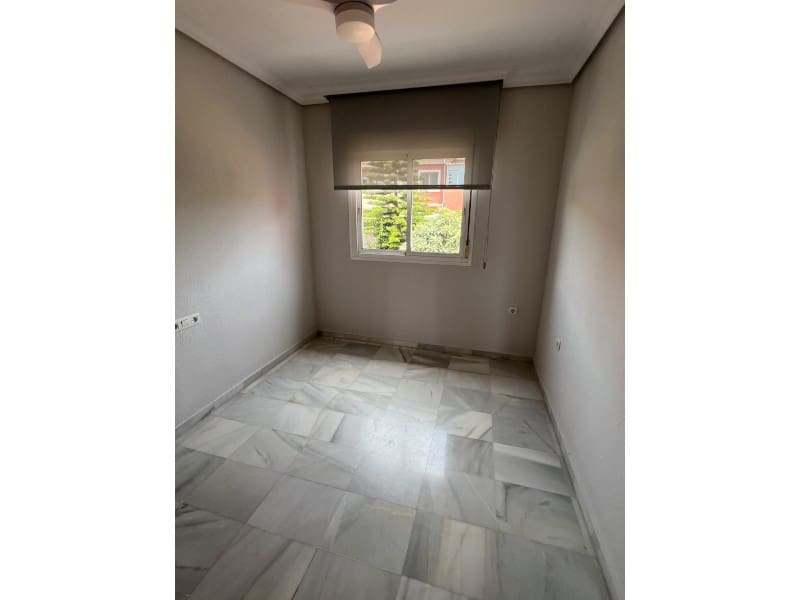 4 quarto Moradia para arrendar em Caleta de Velez com piscina - 1 600 € (Ref: 9915745)