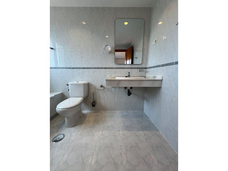 4 quarto Moradia para arrendar em Caleta de Velez com piscina - 1 600 € (Ref: 9915745)
