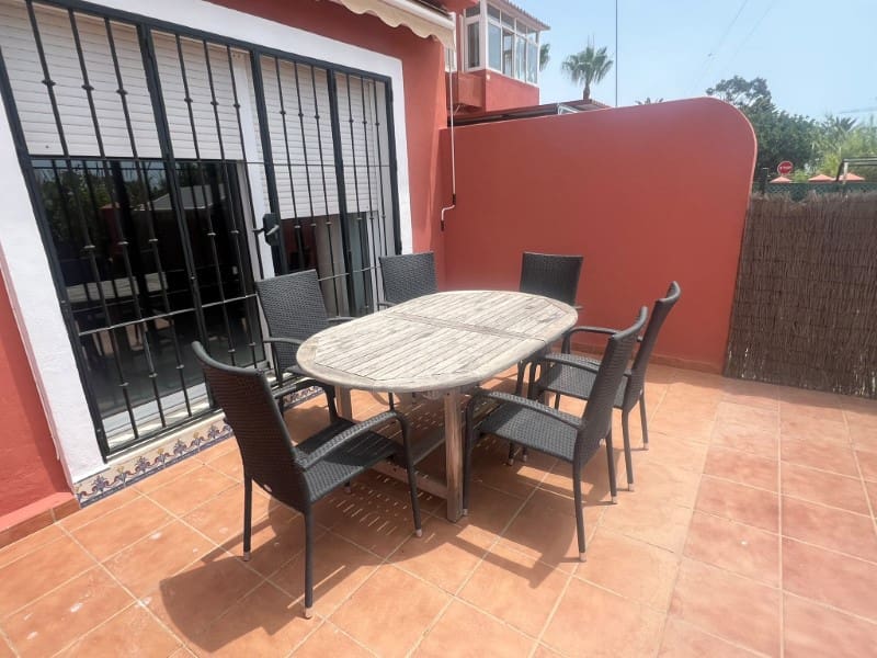 4 quarto Moradia para arrendar em Caleta de Velez com piscina - 1 600 € (Ref: 9915745)