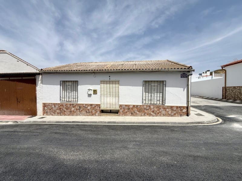 5 bedroom Townhouse for sale in Cacin with garage - € 99,000 (Ref: 9924269)