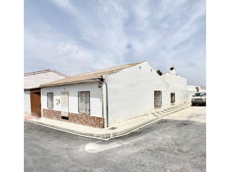 5 bedroom Townhouse for sale in Cacin with garage - € 99,000 (Ref: 9924269)