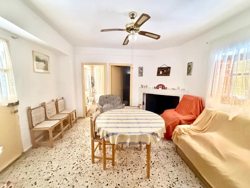 5 bedroom Townhouse for sale in Cacin with garage - € 99,000 (Ref: 9924269)