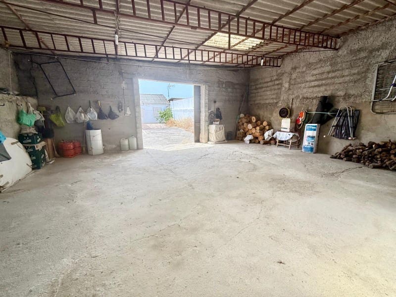 5 bedroom Townhouse for sale in Cacin with garage - € 99,000 (Ref: 9924269)