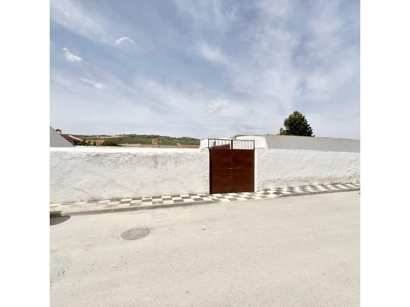 5 bedroom Townhouse for sale in Cacin with garage - € 99,000 (Ref: 9924269)