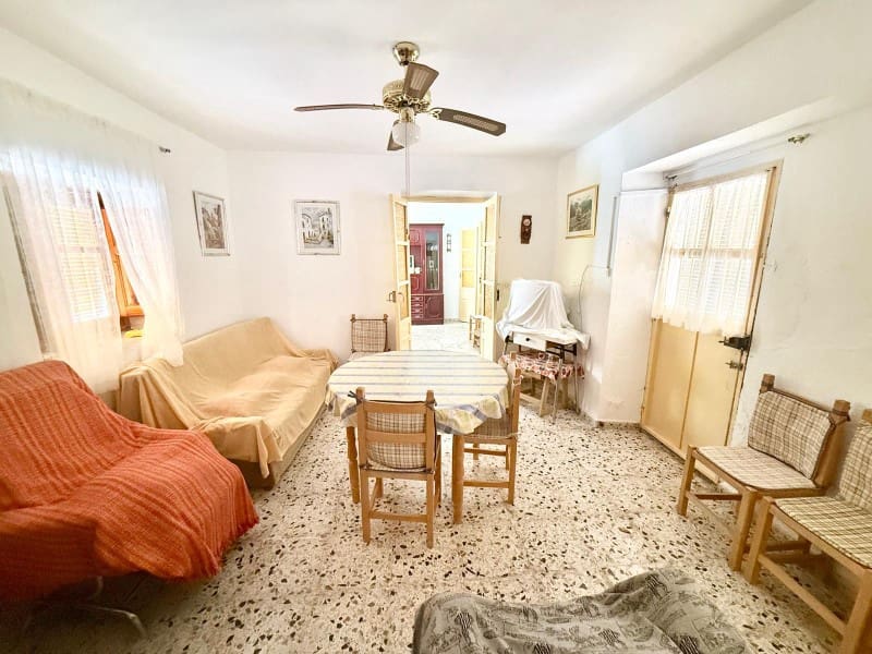 5 bedroom Townhouse for sale in Cacin with garage - € 99,000 (Ref: 9924269)