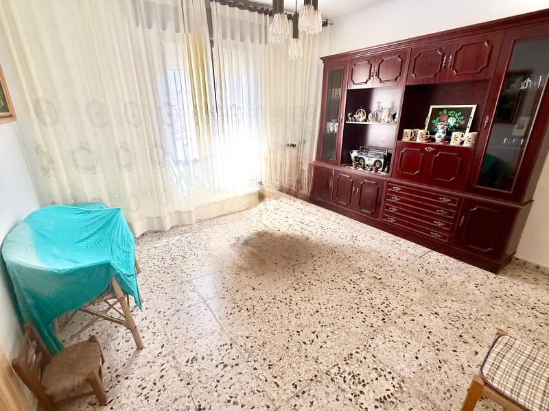 5 bedroom Townhouse for sale in Cacin with garage - € 99,000 (Ref: 9924269)