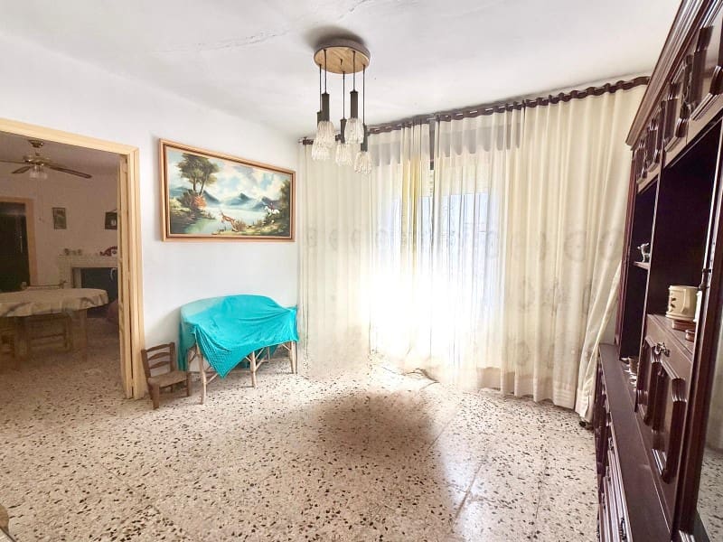 5 bedroom Townhouse for sale in Cacin with garage - € 99,000 (Ref: 9924269)