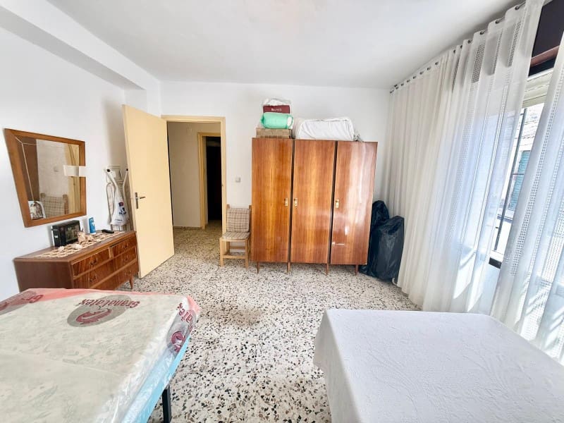 5 bedroom Townhouse for sale in Cacin with garage - € 99,000 (Ref: 9924269)