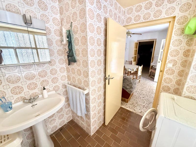 5 bedroom Townhouse for sale in Cacin with garage - € 99,000 (Ref: 9924269)