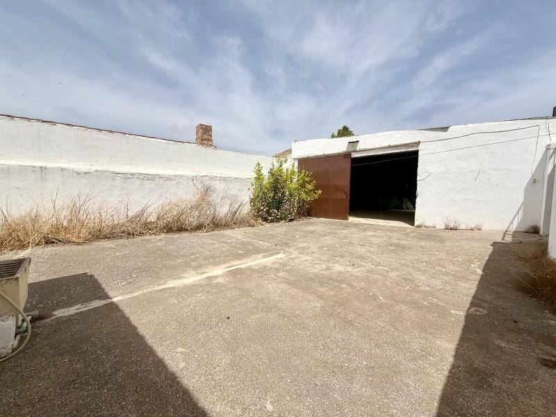 5 bedroom Townhouse for sale in Cacin with garage - € 99,000 (Ref: 9924269)