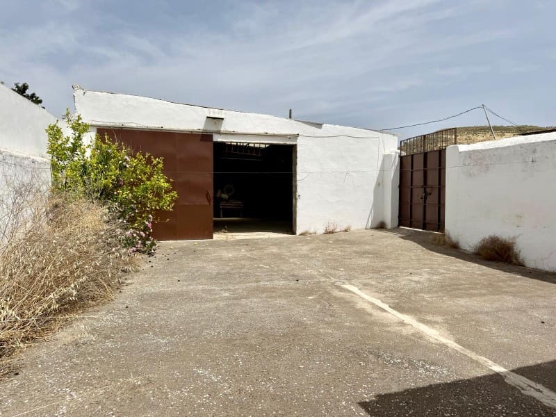 5 bedroom Townhouse for sale in Cacin with garage - € 99,000 (Ref: 9924269)