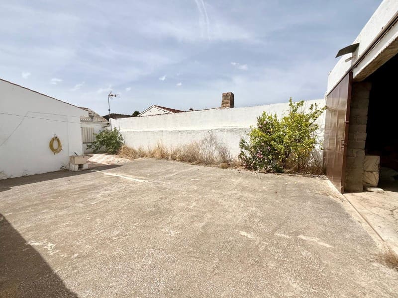 5 bedroom Townhouse for sale in Cacin with garage - € 99,000 (Ref: 9924269)