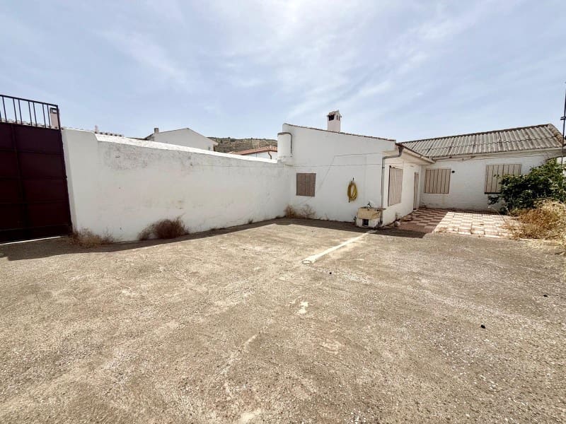5 bedroom Townhouse for sale in Cacin with garage - € 99,000 (Ref: 9924269)