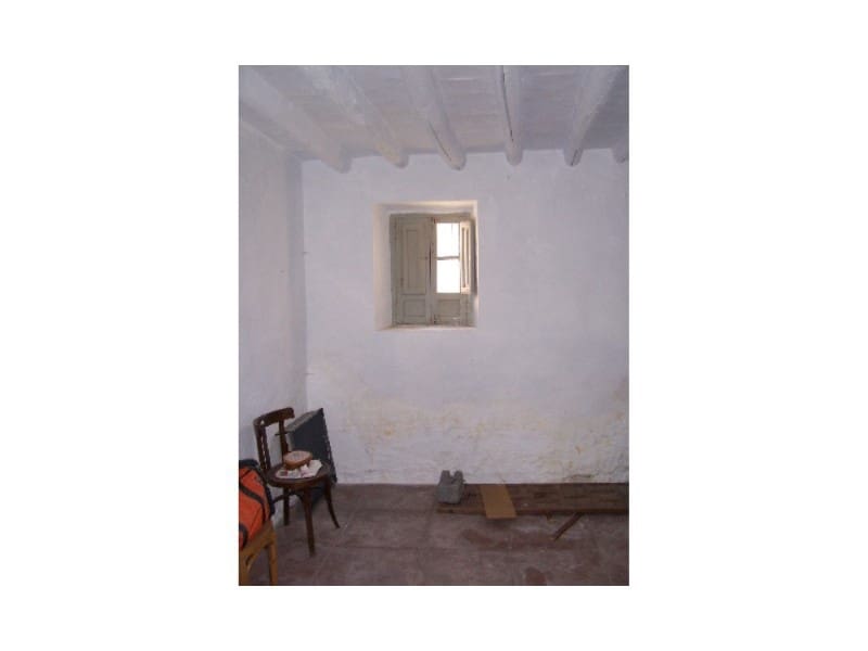5 bedroom Townhouse for sale in Cacin with garage - € 39,000 (Ref: 9928991)