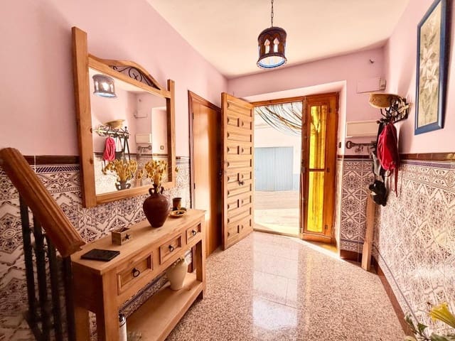 5 soveværelse Byhus til salg i Alhama de Granada - € 145.000 (Ref: 9939588)