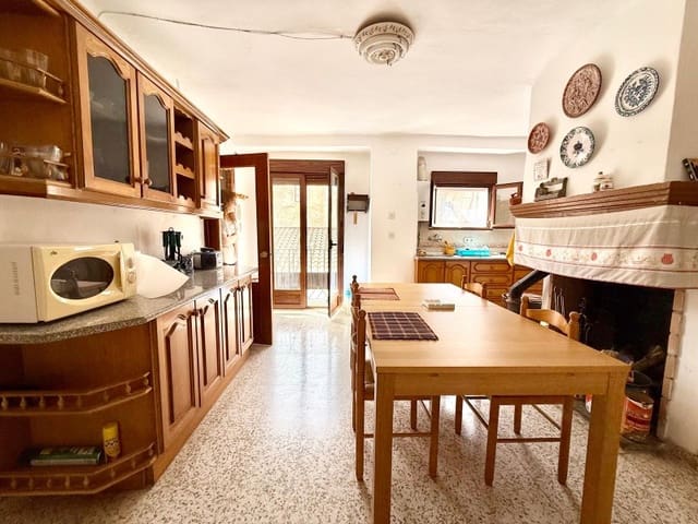 5 soveværelse Byhus til salg i Alhama de Granada - € 145.000 (Ref: 9939588)