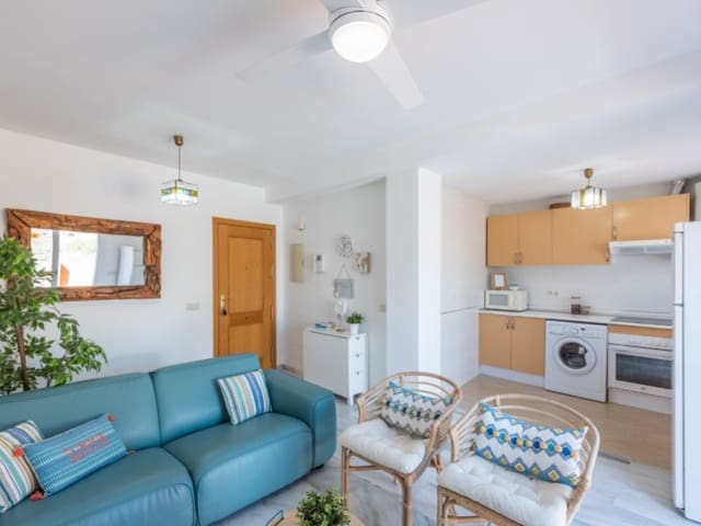 2 soveværelse Penthouse til leje i Rincón de la Victoria med garage - € 1.200 (Ref: 9970282)