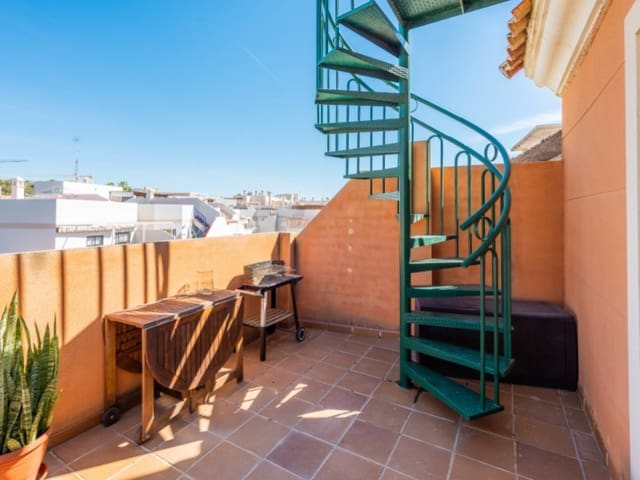 2 soveværelse Penthouse til leje i Rincón de la Victoria med garage - € 1.200 (Ref: 9970282)