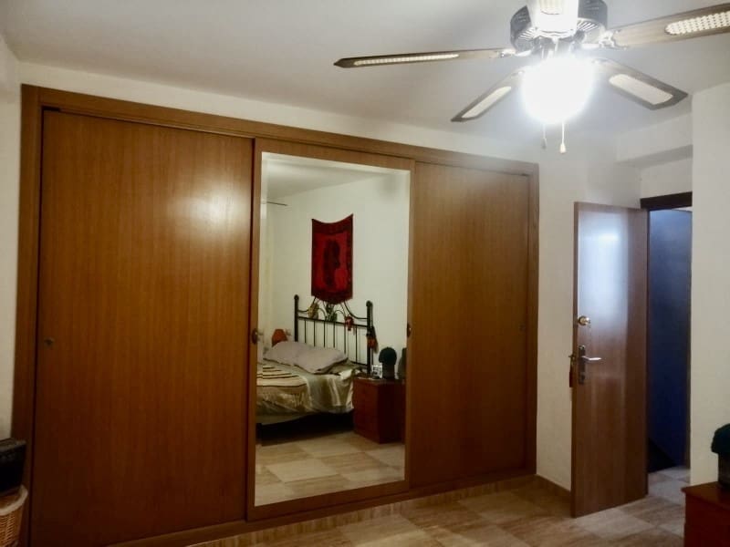 2 bedroom Townhouse for sale in Valdepenas de Jaen - € 75,000 (Ref: 9990684)