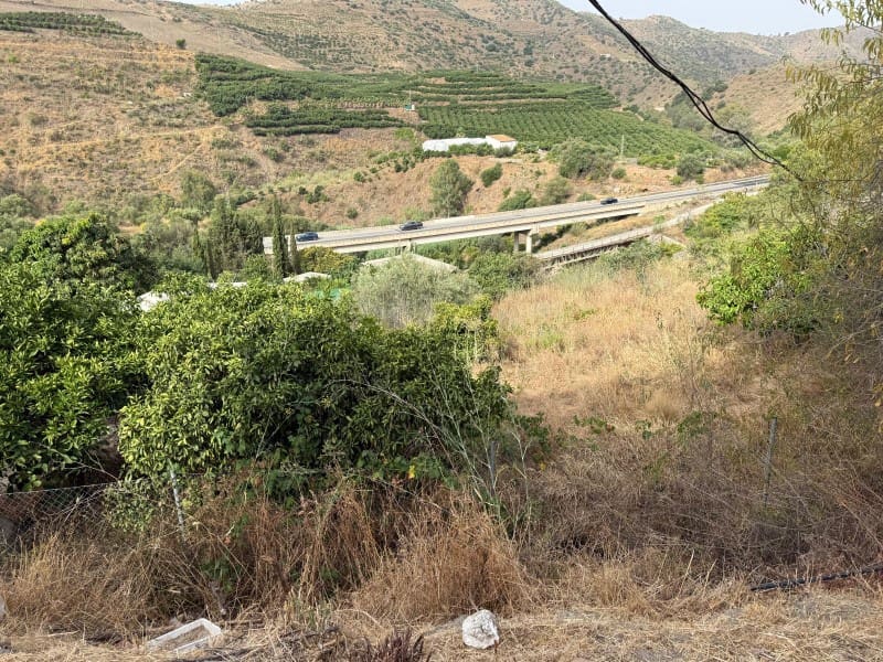 Finca/Landhuis te koop in Vinuela - € 59.000 (Ref: 9990685)