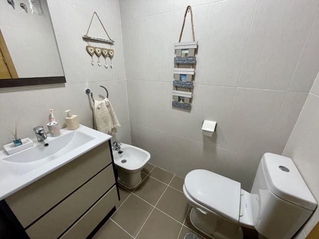 2 slaapkamer Flat te koop in Torrox Pueblo, Torrox met zwembad garage - € 269.000 (Ref: 9998419)
