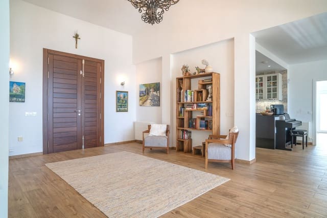 6 bedroom Villa for sale in Mijas with pool garage - € 2,599,000 (Ref: 10035626)