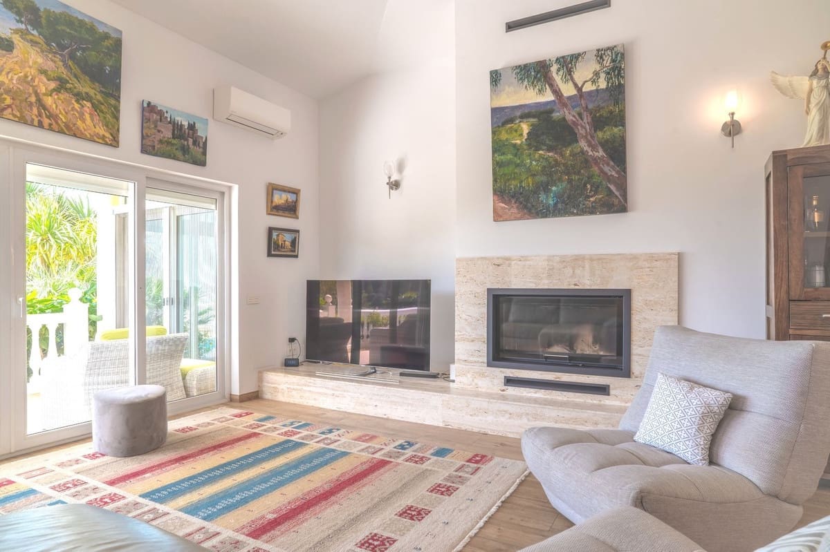 6 bedroom Villa for sale in Mijas with pool garage - € 2,599,000 (Ref: 10035626)