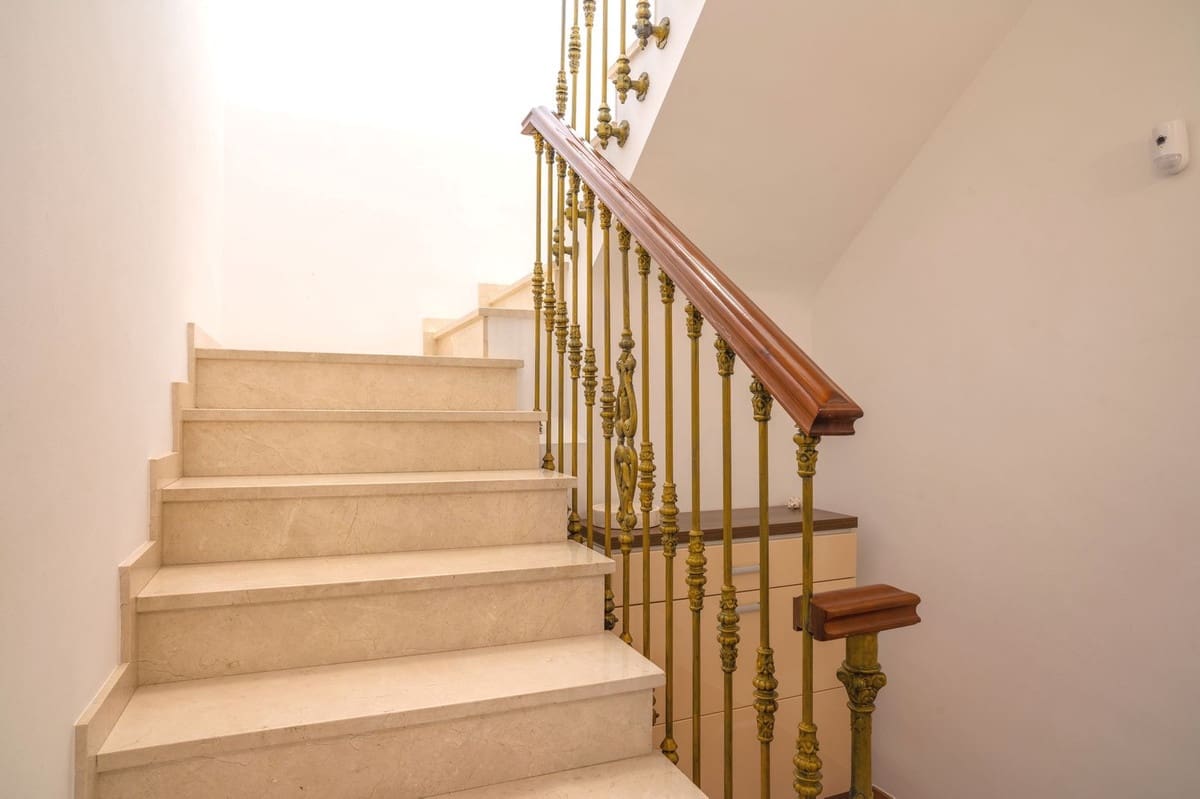 6 bedroom Villa for sale in Mijas with pool garage - € 2,599,000 (Ref: 10035626)