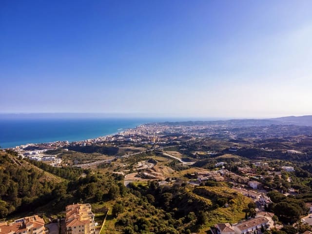 6 bedroom Villa for sale in Mijas with pool garage - € 2,599,000 (Ref: 10035626)