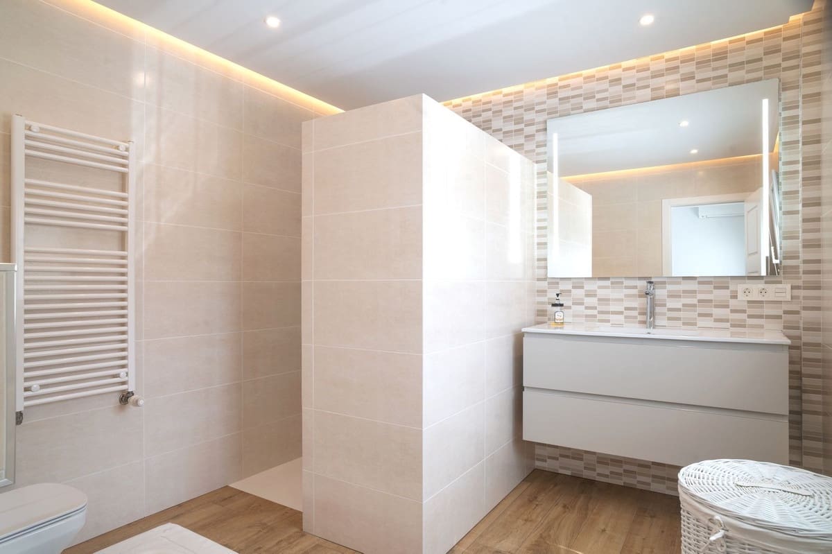 6 bedroom Villa for sale in Mijas with pool garage - € 2,599,000 (Ref: 10035626)