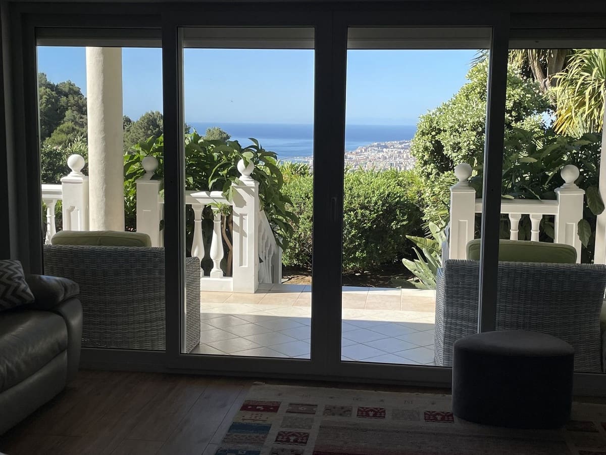 6 bedroom Villa for sale in Mijas with pool garage - € 2,599,000 (Ref: 10035626)