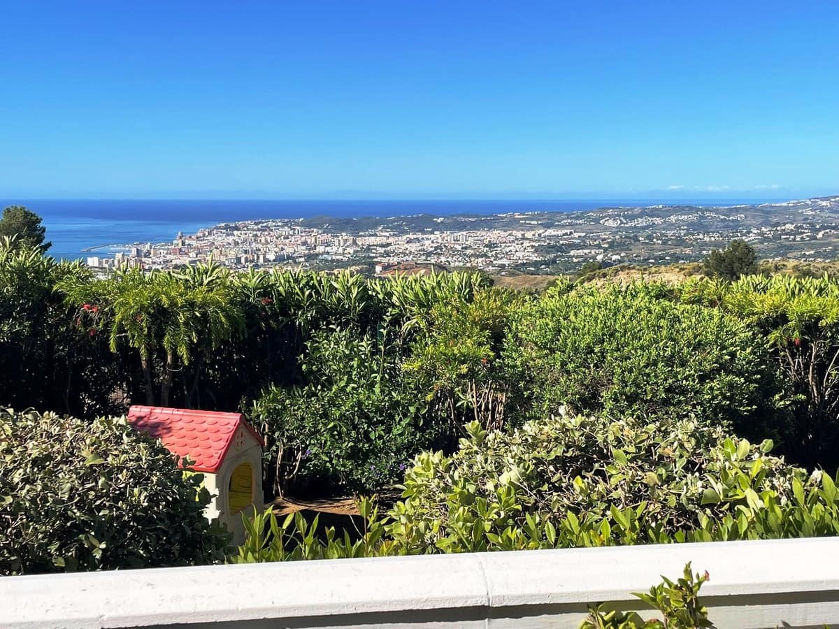 6 bedroom Villa for sale in Mijas with pool garage - € 2,599,000 (Ref: 10035626)