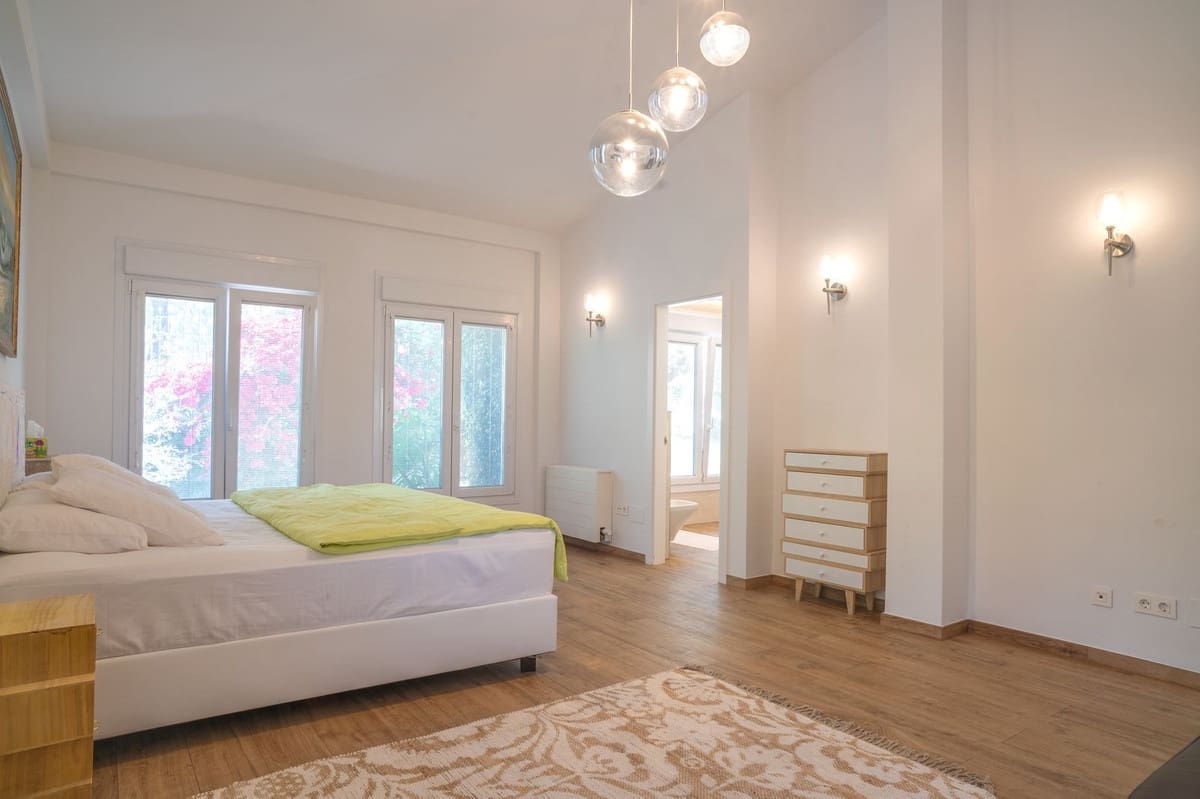 6 bedroom Villa for sale in Mijas with pool garage - € 2,599,000 (Ref: 10035626)