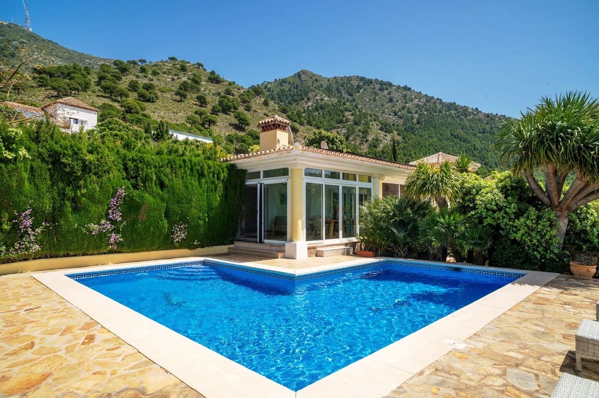 6 bedroom Villa for sale in Mijas with pool garage - € 2,599,000 (Ref: 10035626)