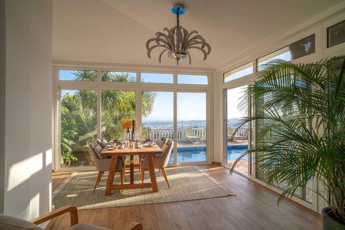 6 bedroom Villa for sale in Mijas with pool garage - € 2,599,000 (Ref: 10035626)