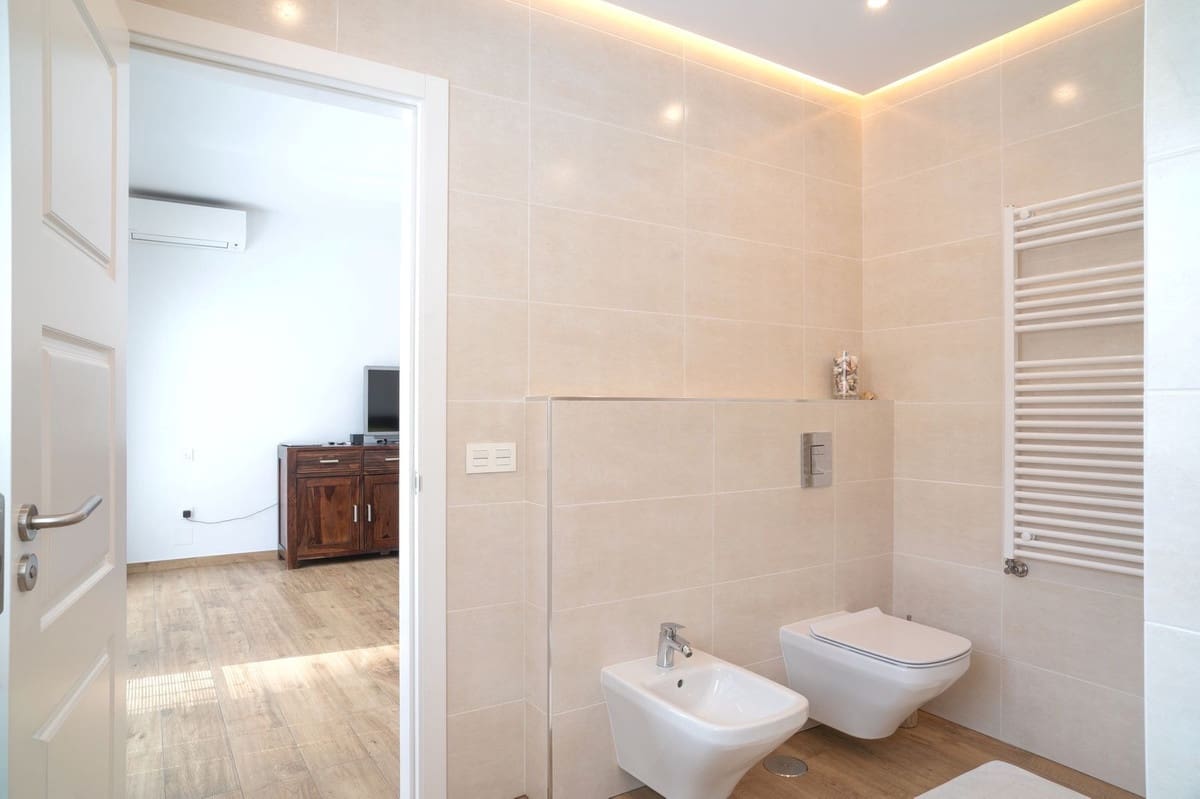 6 bedroom Villa for sale in Mijas with pool garage - € 2,599,000 (Ref: 10035626)
